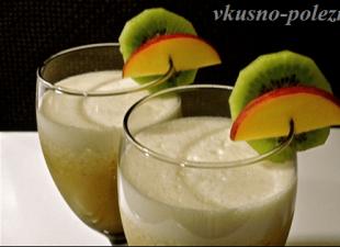 Mocktail ananasi Pije joalkoolike ananasi